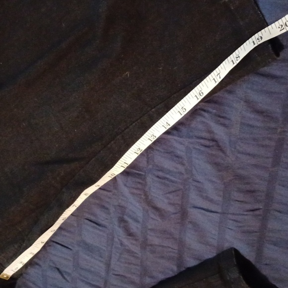 💙🐾Black Cropped Pants - Picture 8 of 9